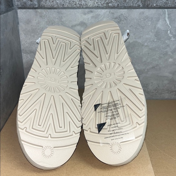 UGG ULTRA MINI CRAFTED REGENERATE - Picture 4 of 6